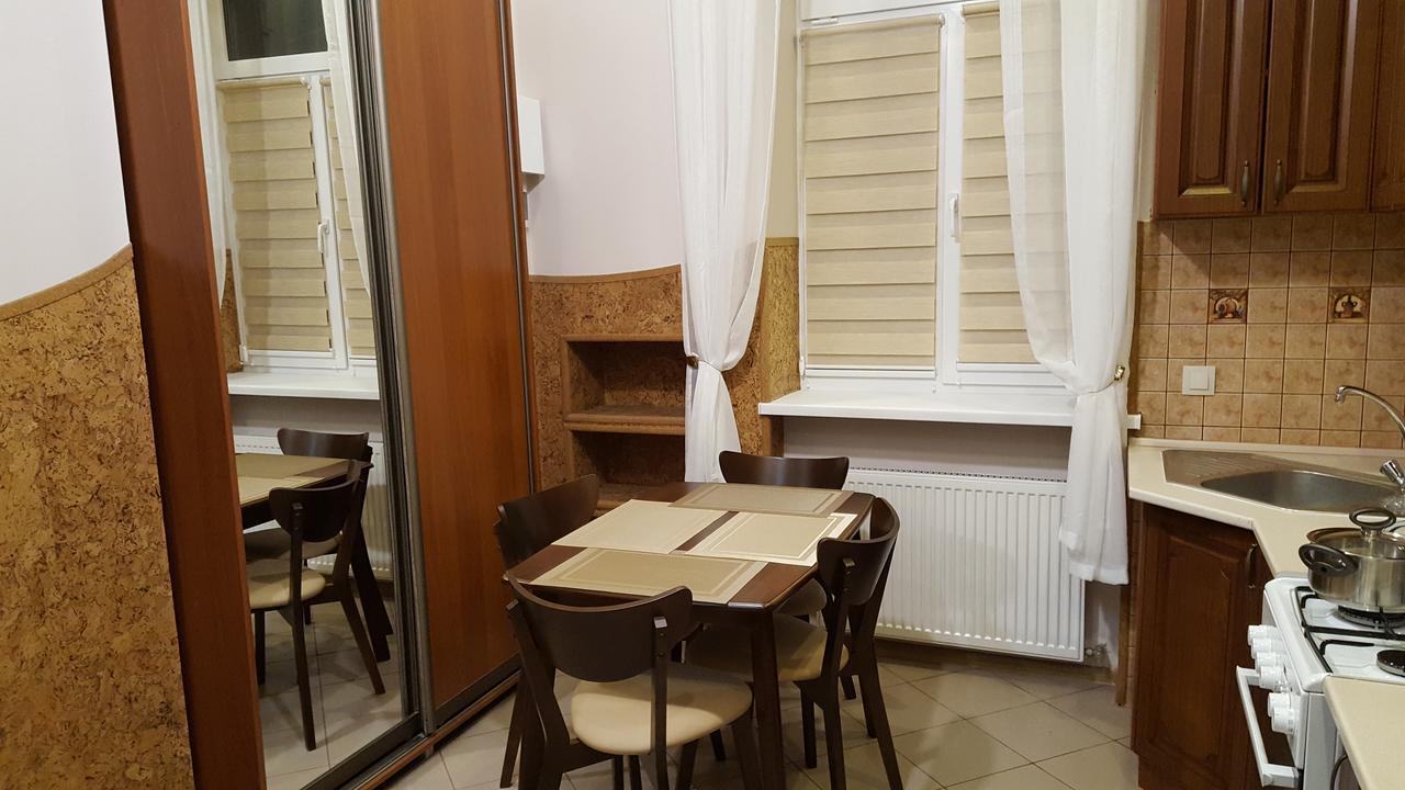 Soprano Apartment Lviv Buitenkant foto